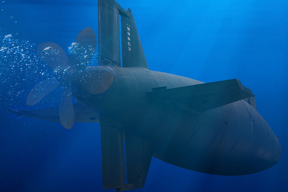 ניטור מיקום מייצבי העומק והמדפים בסירות